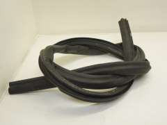 Audi A3 8P Front Under Bonnet Rubber Seal 8P0823731 (Item #429857)