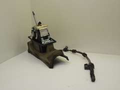 Audi A8 D3 Gear Transmission Selector Mechanism 4E2713041AD (Item #105726) 