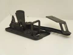VW Phaeton D1 Bonnet Lock Latch Catch 3D0823480D (Item #303592) 