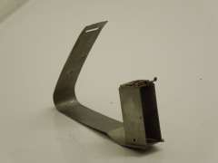 VW Touareg 7L Rear Centre Undertray Fixing Bracket 7L0825263 (Item #366946)