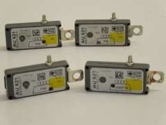 Audi A8 D2 Set of 4 AM FM Aerial Amplifiers for Rear Screen 4D0035225F (Item #296376)