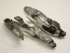 Audi TT 8N Pair Bonnet Hinges Silver 8N0823301 (Item #128369) 