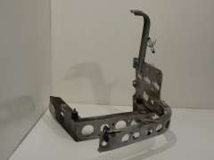 Audi A8 D2 FL Front NS Left Corner Mount Wing Support Silver 4D0821137 (Item #308162)