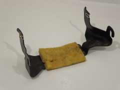 Audi A4 B6 B7 Centre Console Securing Bracket Front 8E0863251A (Item #154615) 