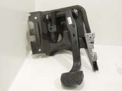 Audi A8 D3 Brake Pedal and Mounting Bracket 4E2723031P (Item #161464)