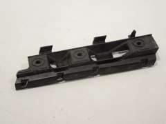 VW Passat B6 OS Right Front Bumper Wing Guide Bracket Mount 3C0807184 (Item #453541) 