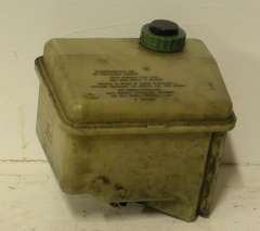 Audi A8 D2 Power Steering with Self Levelling Fluid Reservoir 4A0422373 (Item #425896) 