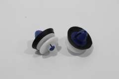 Audi A3 8P Door Card Clips Pair New Genuine 8P0868243A (Item #375366) 