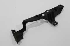 VW Touareg 7L OS Right Front Wing Support Mount Bracket 7L0805734 (Item #237285) 