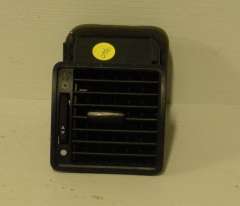 Audi A8 D2 OS Right Dash Air Vent PF 4D0820902 (Item #11569)