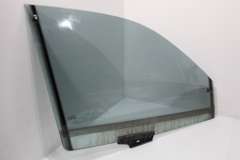 Audi A8 D2 OS Right Front Door Window Glass Single Pane 4D0845022 (Item #285330) 