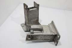 Audi Q5 8R Pair Front Bumper Mounts Supports Brackets 8R0807134 8R0807133 (Item #413653) 