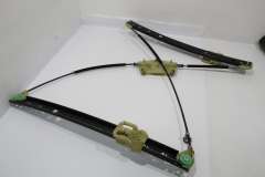 Audi Q7 4L Front OS Right Window Regulator 4L0837462E (Item #399795)