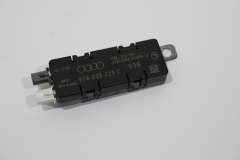 Audi A5 8T Sportback OS Right Rear Radio Aerial Receiver Amplifier 8T8035225C (Item #313199) 