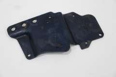 Audi A8 D2 Ignition Amplifier Retaining Bracket 4D0905357B (Item #425798)