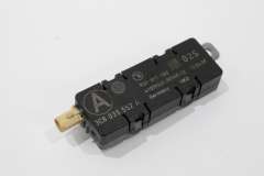 VW Passat B7 CC NS Left FM2 Aerial Amplifier 3C8035552A (Item #353773) 