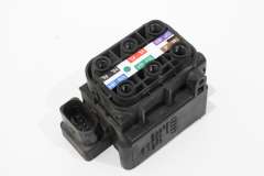Audi A8 D4 Air Suspension Valve Block Unit 4H0616013 (Item #390524)