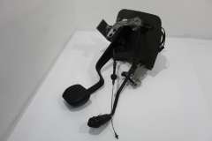 Audi A8 D2 PF RHD Pedal Box Brake Accelerator on Plate 4D2723115B (Item #332901) 