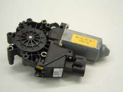 Audi A8 D2 OS Right Rear Electric Window Motor 4D0959802F (Item #293615) 