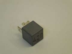 Audi TT 8N A2 A3 8L Contact Close Relay 428 1J0906381B (Item #430784)