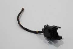 VW Passat B7 Double Relay Holder Carrier and Short Length of Wire 4H0937529 (Item #376477) 
