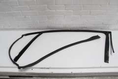 VW Phaeton D1 Front OS Right Upper Window Door Rubber Seal  3D4837432 (Item #403650) 