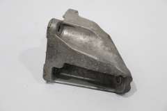 VW Phaeton D1 3.0TDi NS Left Engine Mount Bracket 3D0199307AB (Item #404632) 