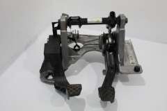 Audi A2 8Z Pedal Box Brake Clutch Pedals 8Z2721117B (Item #422926)