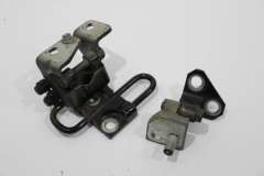 VW Jetta Mk5 Rear OS Right Door Hinges Upper and Lower 1K4833412M (Item #426426) 