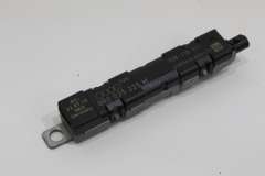 Audi Q5 8R Lower NS Left Aerial Booster Amplifier 8R0035225M (Item #443106)